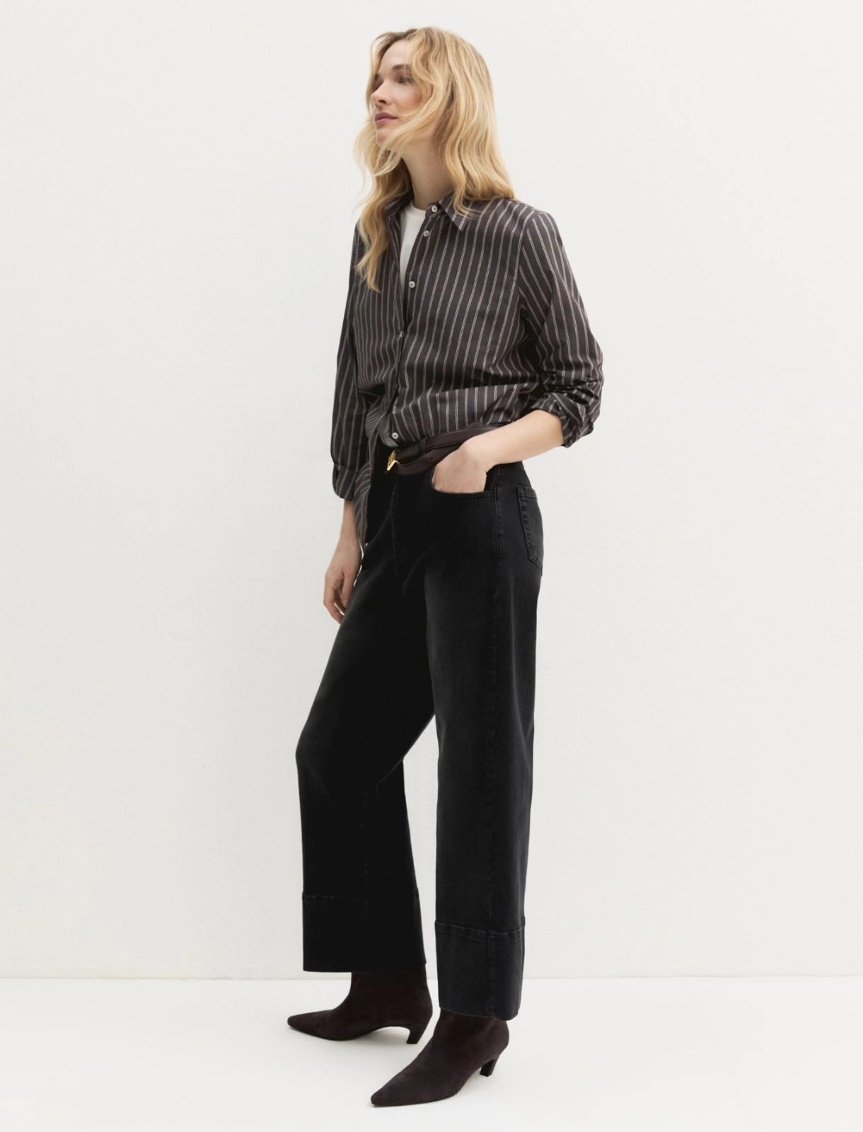 EMMCROPPED - Black